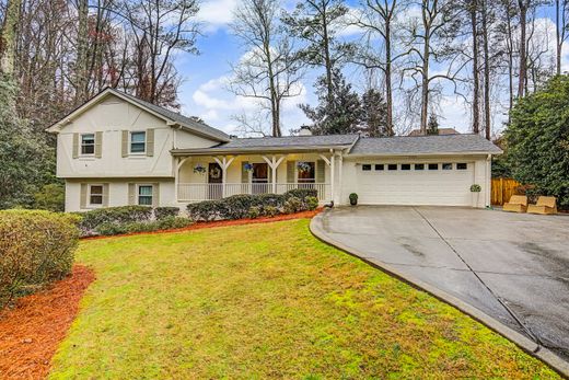 Detached House in Sandy Springs, Fulton County