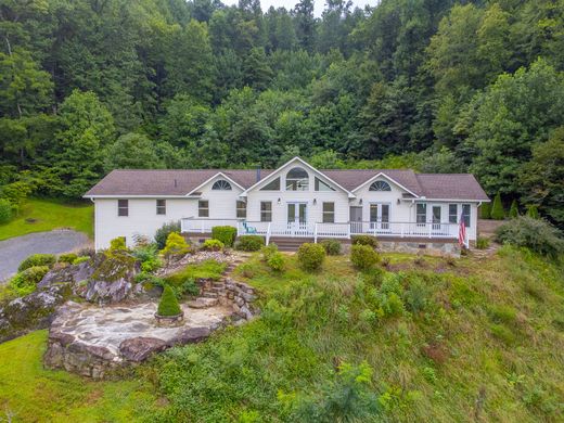 Sylva, Jackson Countyの一戸建て住宅