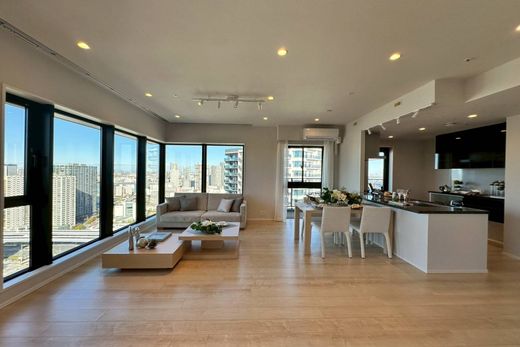 Apartment in Kōtō, Chūō Ku