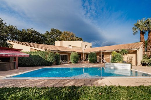 Detached House in Perpignan, Pyrénées-Orientales