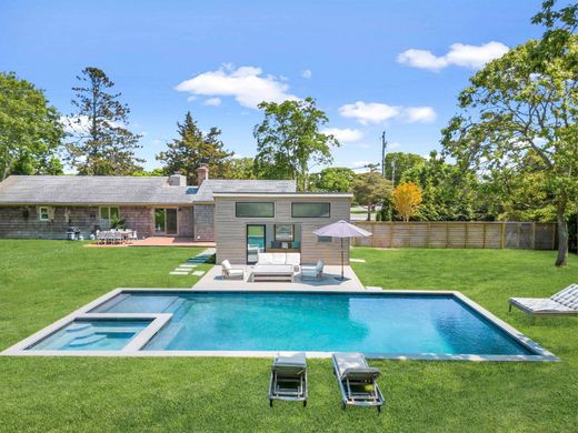 Detached House in Amagansett, Suffolk County