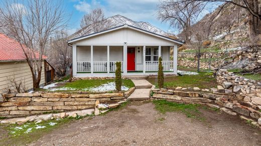 Detached House in New Castle, Garfield