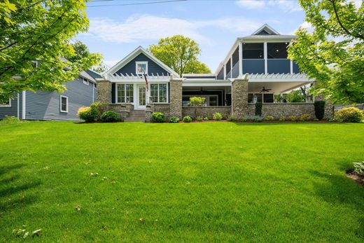 Detached House for sale in Lakeside