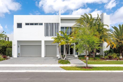 Luxury home in Weston, Broward County