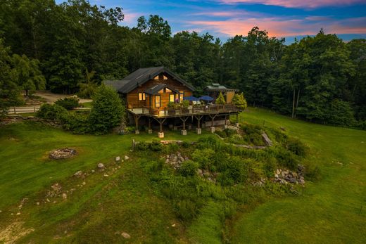 Detached House in Woodstock, Windham County