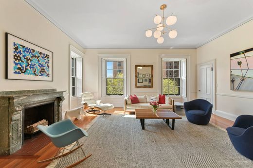 Luxury home in Boston, Suffolk County