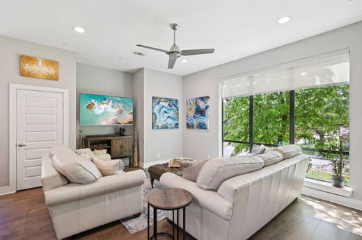 Apartment / Etagenwohnung in Dallas, Dallas County