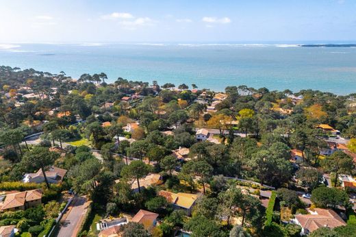 Detached House in Pyla sur Mer, Gironde