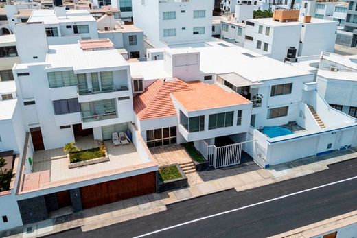 Einfamilienhaus in Playa de Santa María, Lima