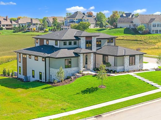 Detached House in Menomonee Falls, Waukesha County