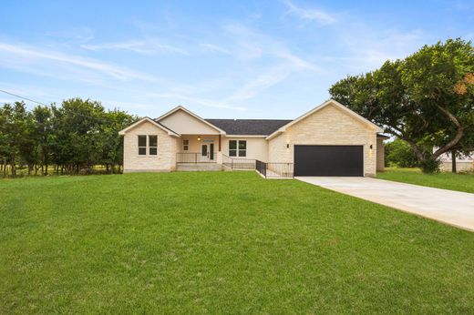 Luxury home in Bulverde, Comal County