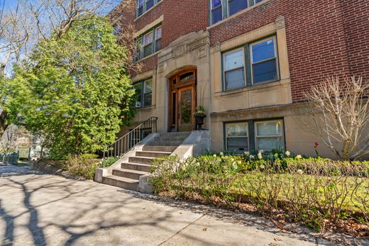 Apartment in Brookline, Norfolk County