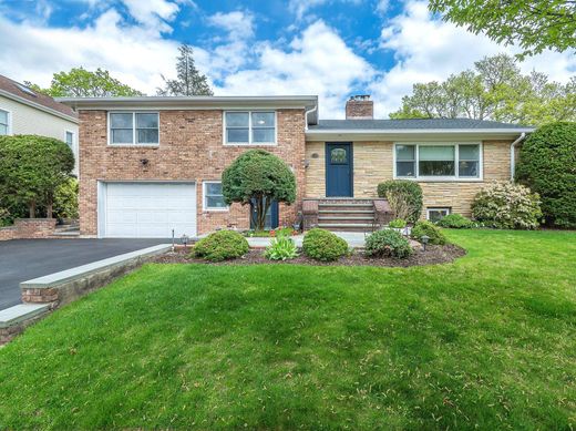 Detached House in Port Washington, Nassau County