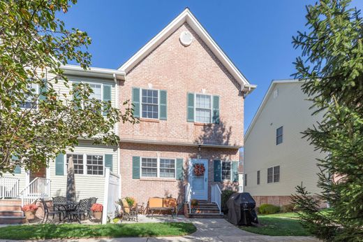 Apartment / Etagenwohnung in Scotch Plains, Union County