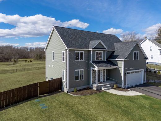 Detached House in Attleboro, Bristol County