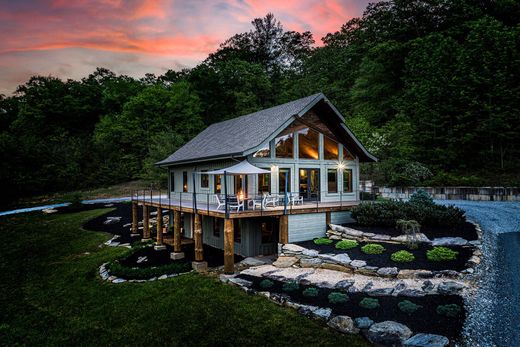 Частный Дом, Hendersonville, Henderson County