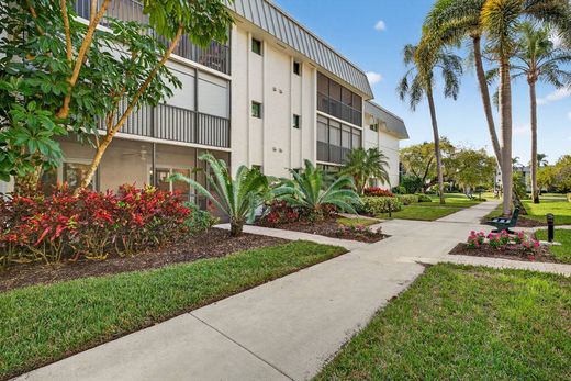 Apartment / Etagenwohnung in Naples, Collier County