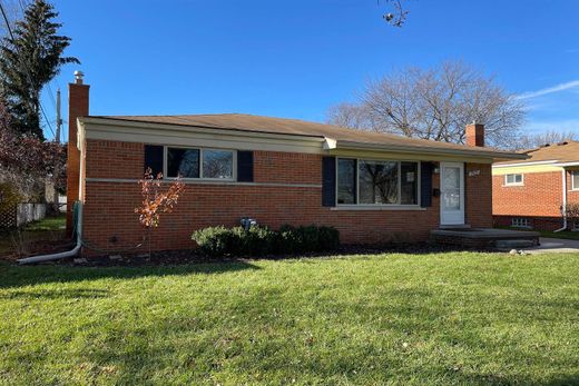 Detached House in Madison Heights, Oakland County