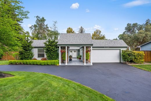 Detached House in Lakewood, Pierce County