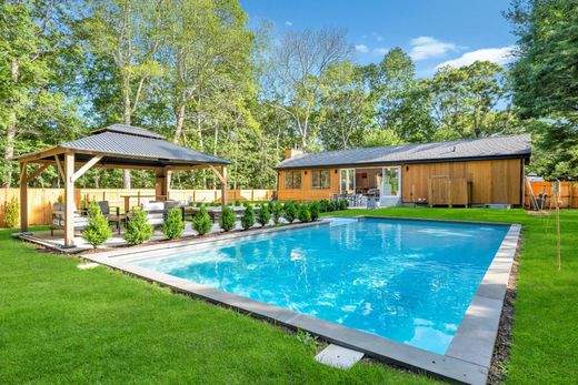 Detached House in East Hampton, Suffolk County