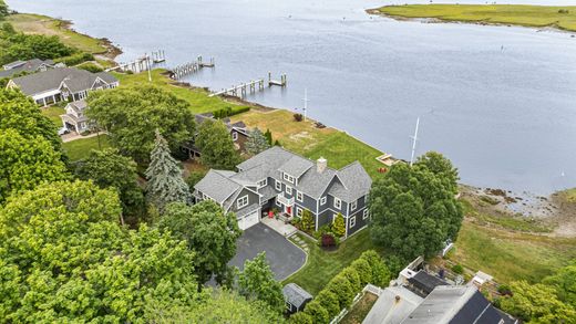 Luxury home in Barrington, Bristol County