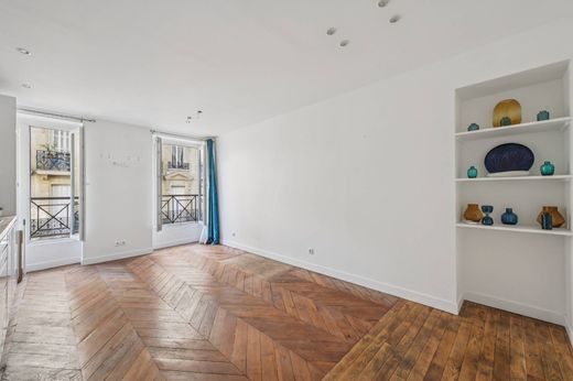 Apartment in Tour Eiffel, Invalides – Ecole Militaire, Saint-Thomas d’Aquin, Paris