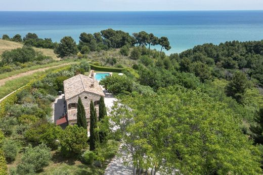 Casa en Pedaso, Province of Fermo