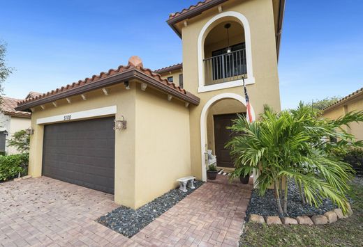 Luxury home in Tamarac, Broward County