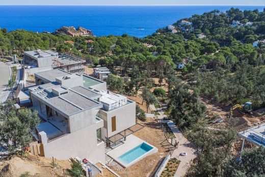 Смежная Вилла, Палафружель, Província de Girona