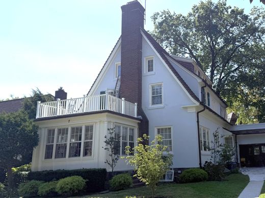 تاون هاوس ﻓﻲ Forest Hills, Queens County