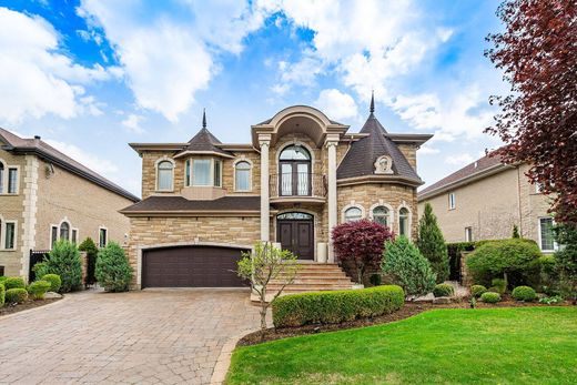 Detached House in Dollard-Des Ormeaux, City of Montréal