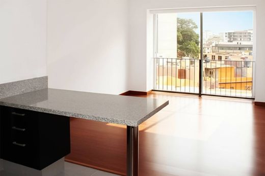 دوبلكس ﻓﻲ ليما, Lima