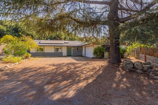 Luxury home in Ojai, Ventura County