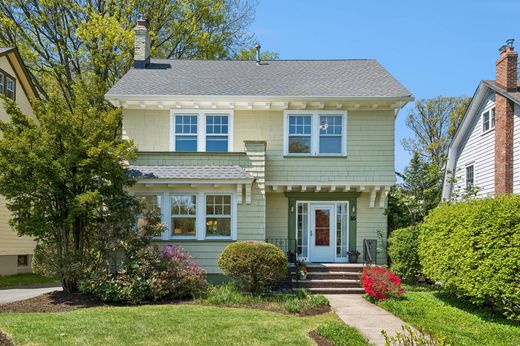 Luxury home in Montclair, Essex County
