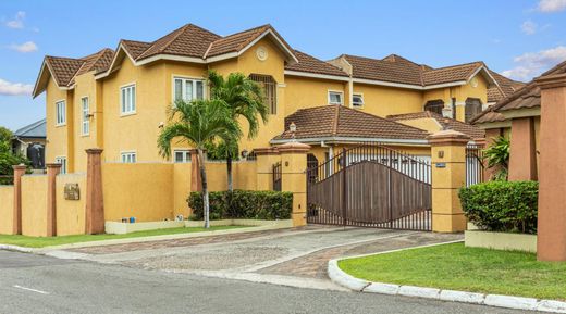 Apartment in Kingston