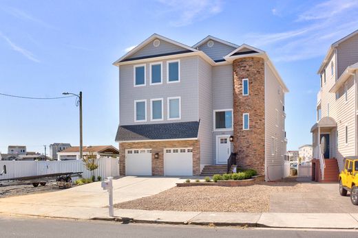 Detached House in Brigantine, Atlantic County