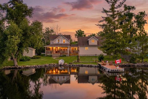 Detached House in Kawartha Lakes, Ontario