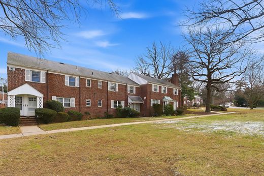 Apartment / Etagenwohnung in Red Bank, Monmouth County