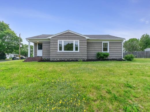 Detached House in Shrewsbury, Worcester County