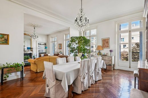 Apartment in Champs-Elysées, Madeleine, Triangle d’or, Paris
