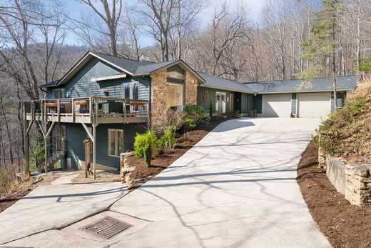 Detached House in Asheville, Buncombe County