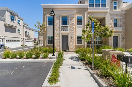Townhouse in Oxnard, Ventura County