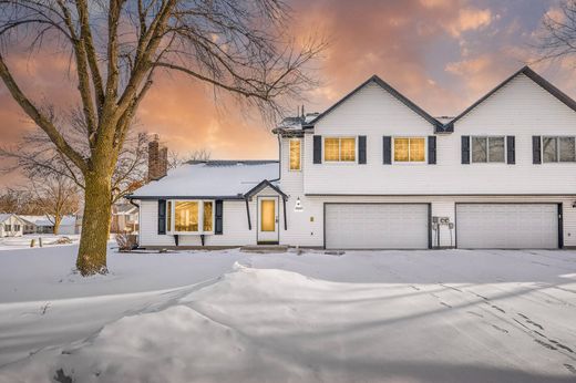 타운 하우스 / Oakdale, Washington County