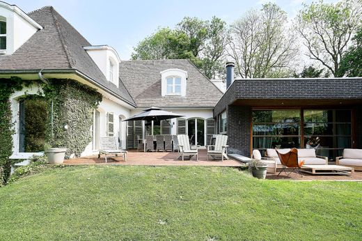 Detached House in Croix, North