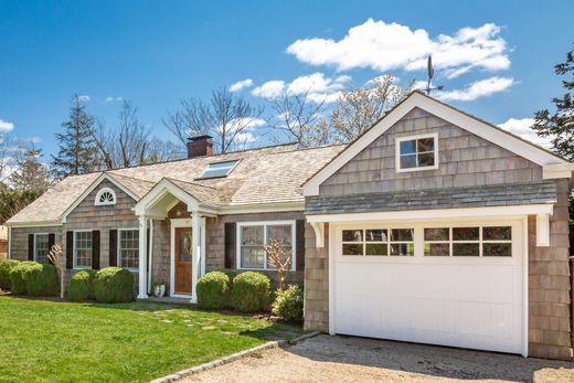 Detached House in East Hampton, Suffolk County