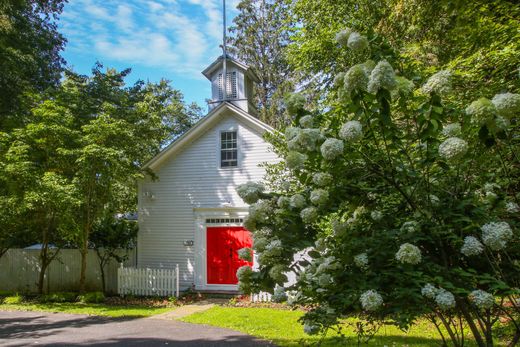 Detached House in New Milford, Litchfield County