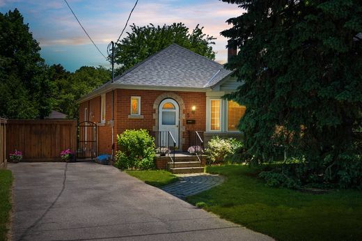 Einfamilienhaus in Dundas, Ontario