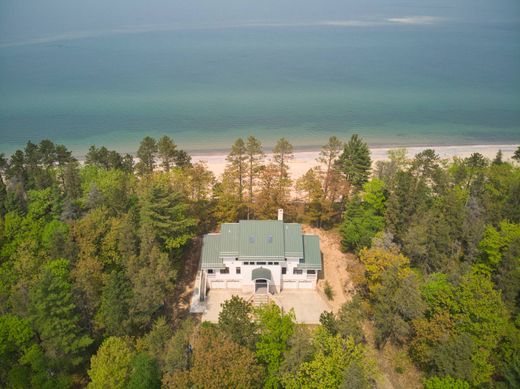 Einfamilienhaus in Grand Marais, Alger County