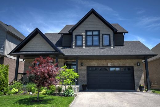 بيت مستقل ﻓﻲ Collingwood, Ontario
