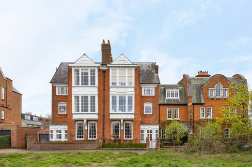 Semidetached House in London, Greater London